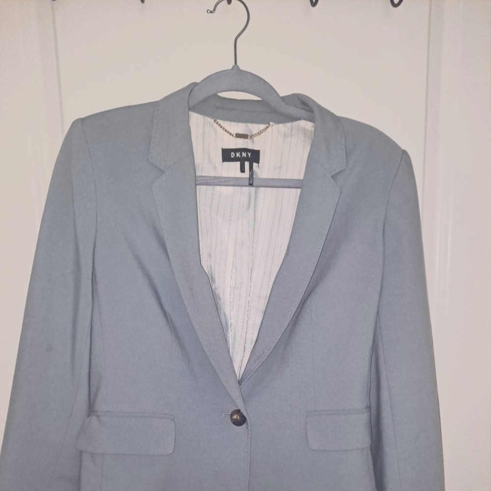 Womens DKNY suit Jacket